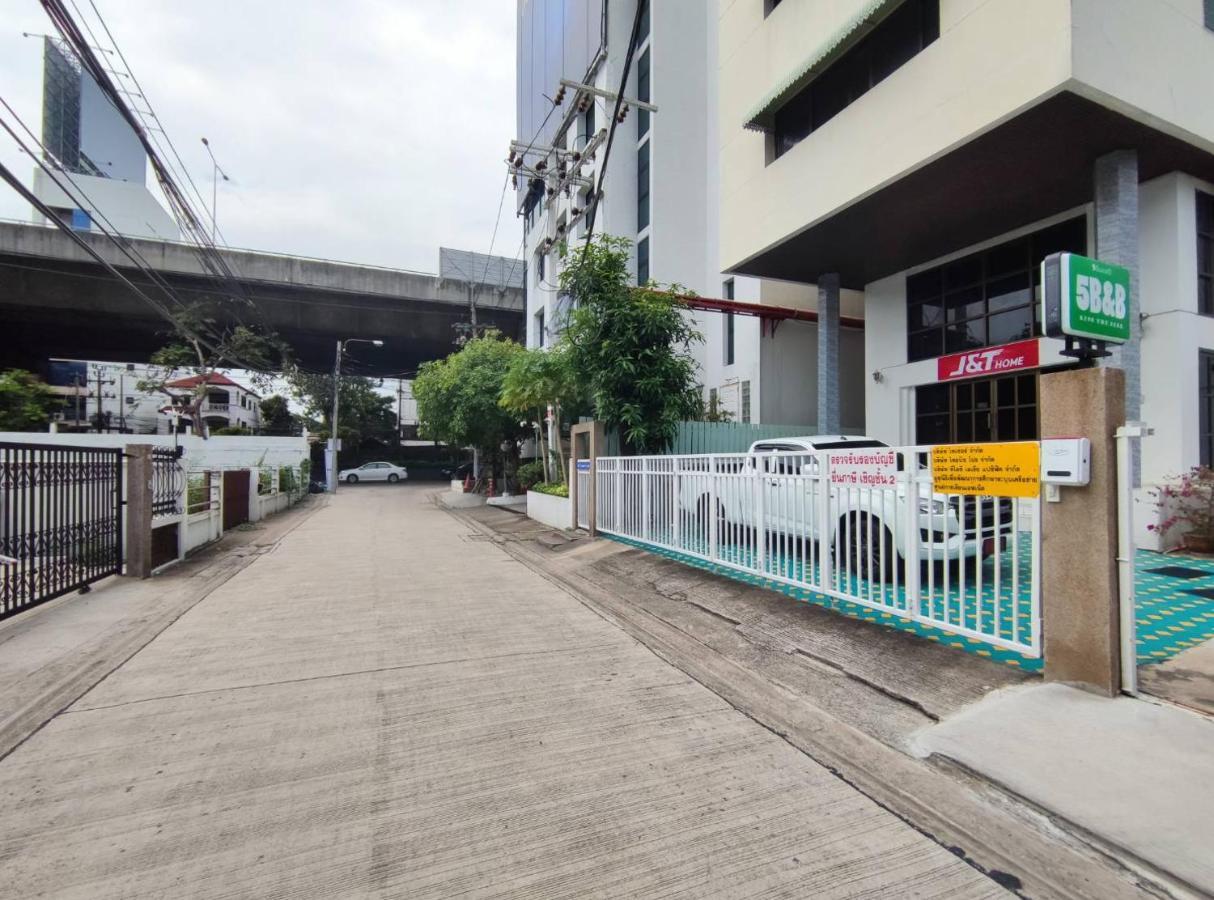 5บีบี 5Bb Guest House Bangkok Bagian luar foto